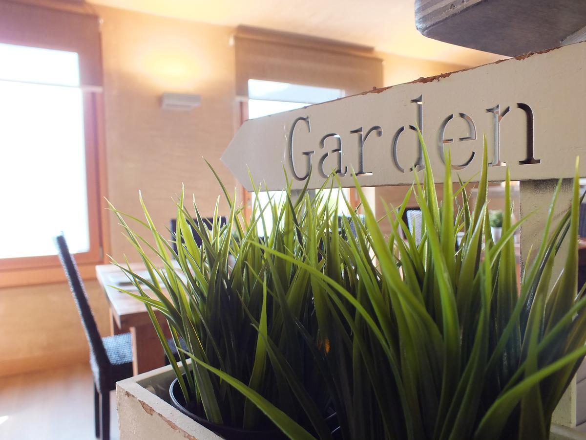 Bed and Breakfast Garden View Анфо Екстер'єр фото